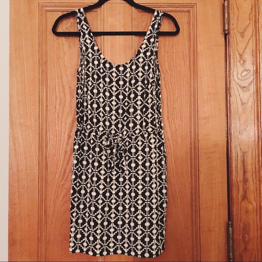Black and White Printed Tie Waist Dress